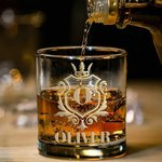 Verre personnalisé Golden Shield 10 oz Bourbon Whiskey avec initiales et nom Cadeau de fête des pères pour grand-père papa