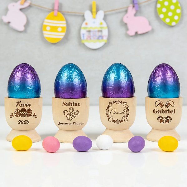 Coquetier en bois personnalisé avec nom et design de lapin gravés - Cadeau de Pâques pour les enfants et la famille