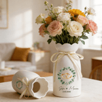 Vase en céramique personnalisé avec nom, texte, date, anniversaire, cadeau de mariage pour un couple de jeunes mariés.