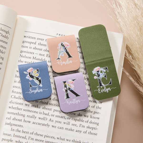 Personalizado floral inicial magnético de cuero de la PU Marcapáginas clip con el nombre de regalo de cumpleaños para los amantes de los libros