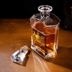 Personalisierte Golden Shield Initial Name Whiskey Dekanter Geburtstag Vatertag Geschenk für Whiskey-Liebhaber