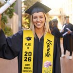 Personlig Födelseblomma Graduation Stole med namn och examensår Class Of 2026 Graduation Gift for Graduates