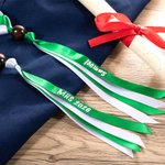 Personalisierte zweifarbige Band geflochtene Lei mit Namen und Holzperlen Klasse von 2026 Graduierung Party Dekoration Geschenk für Absolventen