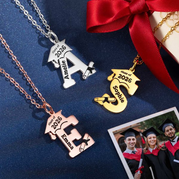 Letra Personalizada Inicial Gorro Diploma Llavero con Nombre y Año Grabado Regalo de Graduación para Graduados