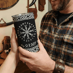 Personalisierte Multicolor Viking Runen nordische Mythologie isoliert 20 oz Becher mit Namen Reisen täglichen Gebrauch Geburtstag Geschenk für Männer