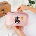 Personalisierte wasserdichte Bachelor-Hut Initial Make-up-Tasche mit Namen Reisezubehör Graduierung Klasse von 2026 Geschenk für Absolventen