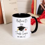 Personlig Mastered It Graduation Cap 11oz namnmugg med skolans namn och år Graduation Gift for Graduates