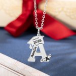 Letra Personalizada Inicial Gorro Diploma Llavero con Nombre y Año Grabado Regalo de Graduación para Graduados
