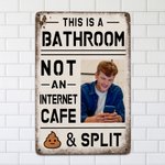 Divertente cartello in metallo stile retrò personalizzato Questo è un bagno con foto Decorazione da parete per il bagno Regalo di compleanno per gli amici della famiglia