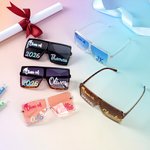 Cappello di laurea personalizzato Classe 2026 Occhiali da sole quadrati con anno e nome Bomboniera di partito Regalo di cerimonia di laurea per amici laureati