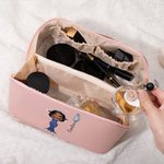 Personalisierte Glitter Cartoon Prom Königin Geburt Blume Leder Kosmetiktasche mit Namen Portable Reisezubehör Geburtstag Geschenk für Frauen Mädchen