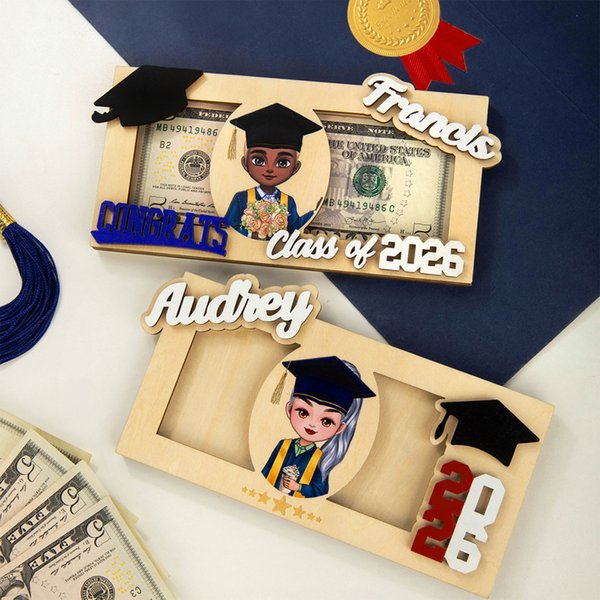 Personlig Graduation Cap Cartoon Character Pengeholder i tre med navn og år Graduation Gift for Class of 2026 Graduates