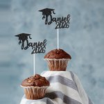 Personnalisé Class of 2026 Glitter Bachelor Cap Cupcake Topper with Name 6 Pcs Graduation Party Decorations Favors for Graduates