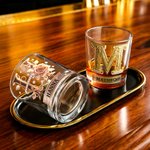 Personlig 295 ml whiskyglass med initialer som gave til far ektemann eller en god venn
