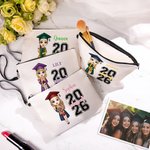 Spersonalizowana lniana kosmetyczka 2026 Cartoon Graduate Character z imieniem i nazwiskiem Uroczystość ukończenia szkoły Prezent urodzinowy dla kobiet i dziewcząt