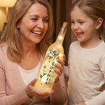 Personalisierte stilvolle Gott sagt, ich bin Geburt Blume Schmetterling Liebe Zitat Glas LED-Flasche Lampe mit Namen Muttertag Geschenk für Mama Oma