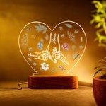 Personlig Holding Hands Birth Flowers Hjerteformet LED-nattlys med 1-6 navn og trebunn Morsdag Bursdagsgave til mor og bestemor
