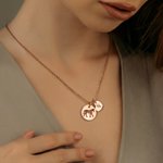 Collar personalizado de caballo hueco con el encanto del corazón inicial Exquisita joyería Día del Juego Regalo de aniversario para los amantes de los caballos Ecuestres