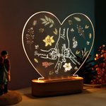 Personlig Holding Hands Birth Flowers Hjerteformet LED-nattlys med 1-6 navn og trebunn Morsdag Bursdagsgave til mor og bestemor