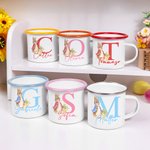 Tazza smaltata da 355 ml personalizzata con iniziale e nome design di Peter Rabbit regalo di Natale e compleanno per bambini