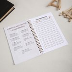 Henkilökohtainen vanhusten tuolin jooga-asennot Spiral A5 Kuntosali Planner Notebook tekstillä Jooga Harjoitusopas Syntymäpäivälahja vanhemmalle perheystävälle