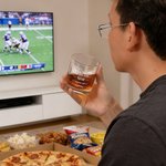 Spersonalizowana szklanka do whisky Football Team Pour Line 10 uncji z imieniem na Dzień Ojca i prezent urodzinowy dla fanów piłki nożnej