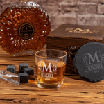 Personalisierte Retro Initial Whiskey Glas 4 Steine hölzerne Box Set mit Namen Vatertag Geburtstag Jahrestag Geschenk für Männer