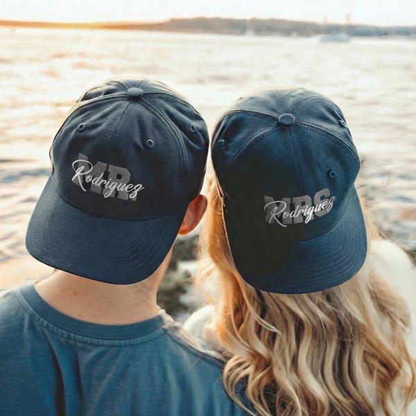 Personalisierte Stickerei Herr & Frau Paar passende Baseballmütze mit Familiennamen Flitterwochen Reise Hochzeit Geschenk für Newlyweds Paar