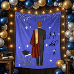 Personlig tecknad Graduate Character Backdrop med namn skola och år Graduation Gift för 2026 Graduates