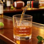 Spersonalizowana szklanka do whisky Football Team Pour Line 10 uncji z imieniem na Dzień Ojca i prezent urodzinowy dla fanów piłki nożnej