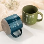 Taza personalizada de cerámica minimalista con 1 a 6 huellas y nombres regalo de uso diario aniversario y cumpleaños para familia