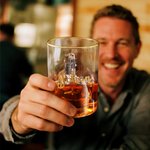 Personligt whiskyglas med humoristisk finger-design 370 ml rolig present till vän perfekt för fredagsmys