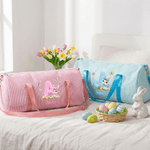 Borsa da viaggio di grande capacità personalizzata con nome e tracolla, con effetto fluff dell'uovo di Pasqua del coniglietto, iniziale a strisce, regalo di viaggio di Pasqua per i bambini