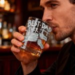 Vaso personalizado Best Dad Ever Fist 10 oz Rock Whiskey Glass con nombres Old Fashioned Regalo de cumpleaños del Día del Padre para hombre aficionado al whisky