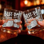 Vaso personalizado Best Dad Ever Fist 10 oz Rock Whiskey Glass con nombres Old Fashioned Regalo de cumpleaños del Día del Padre para hombre aficionado al whisky