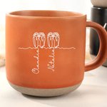 Taza personalizada de cerámica minimalista con 1 a 6 huellas y nombres regalo de uso diario aniversario y cumpleaños para familia