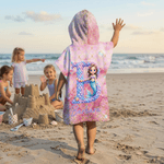 Spersonalizowany ręcznik plażowy z imieniem i nazwiskiem Cartoon Mermaid Initial Szybkoschnący ręcznik plażowy z kapturem dla dzieci Letni prezent urodzinowy dla dziewczynek