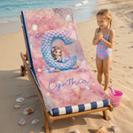 Personalisiertes Cartoon-Meerjungfrau-Strandtuch mit Namen und Initiale | Turnbeutel optional | Strand-Geburtstagsgeschenk für Mädchen