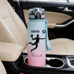 Personalisierte Wasserflasche mit Sport-Silhouette | mit Namen und Zeitmarkierungen | 1000 ml | auslaufsicher | Geburtstagsgeschenk für Sportliebhaber