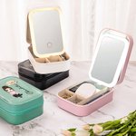 Personalizzato personaggio dei cartoni animati Fiore di nascita Scatola portagioie in pelle PU con nome e LED Specchio per il trucco regolabile a tre colori Regalo di compleanno per le donne