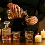 Personlig Fist Bump Whiskey-karaffel med navn Bartilbehør Bursdagsgave til whiskyelskere