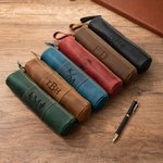 Gepersonaliseerde Monogram Initiaal Gek Paard Leren Pen Etui met Naam Lerarendag Verjaardag Terug naar School Cadeau voor Leraren Studenten