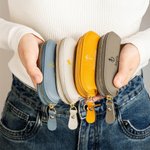 Carry His Grace Everywhere - Personalisierte PU Leder Rosenkranz Münze Geldbeutel mit Namen - Christliches Geschenk für Taufe, Weihnachten & Konfirmation