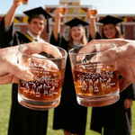 Spersonalizowane szklanki do whisky We Did It Graduation Cap Design z imieniem i podkładką na przyjęcie Prezent dla absolwentów kochających whisky