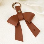 Personalisierte Multicolor PU Leder Bogen Tasche Charme Schlüsselanhänger mit anfänglichen Geburtstag Weihnachten Geschenk für Frau Mädchen