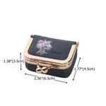 Gepersonaliseerde Geboorte Bloemen Boeket Vintage Mini Lederen Sieraden Doos met Naam en Kiss Lock Travel Essential Verjaardag Bruidsmeisje Gift voor vrouwen