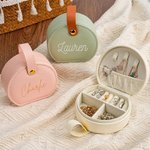 Gepersonaliseerde Handzame Sieradendoos van PU-leer met Naam Draagbaar voor Reizen Verjaardag of Moederdag Cadeau voor Vrouwen en Meisjes