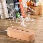Personalisierte Graduation Cap Einstellbare LED-Nachtlicht mit verschiedenen Farben wechselnden und hölzernen Basis Graduation Souvenir Zimmer Dekoration Geschenk für Absolventen