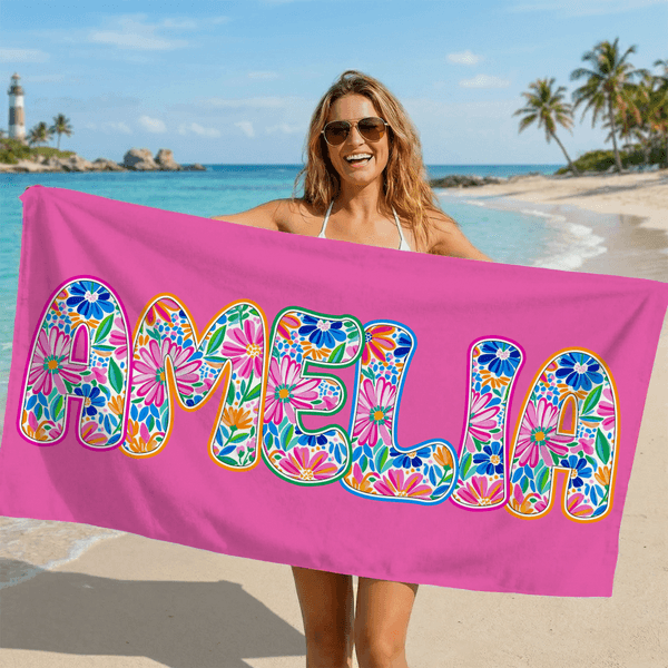 Toalla de playa personalizada con letras florales de gran tamaño y secado rápido con nombre Actividades al aire libre Fiesta en la playa Regalo de cumpleaños para mujeres Familia