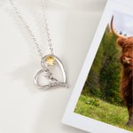 Personalisierte Hochlandkuh Geburtsstein Herz Halskette Minimalistischer Schmuck Geburtstag Muttertag Jahrestag Geschenk für Frau Mama